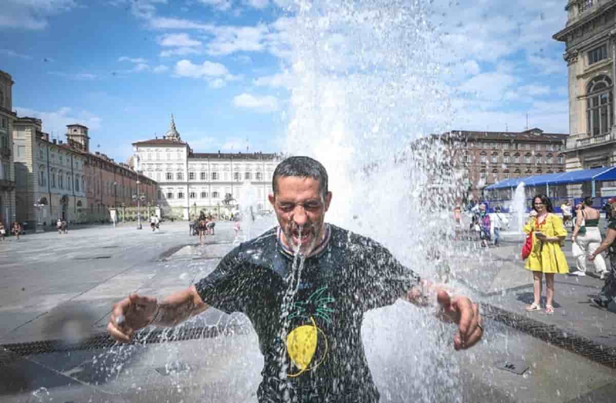 Bollino rosso, foto Ansa