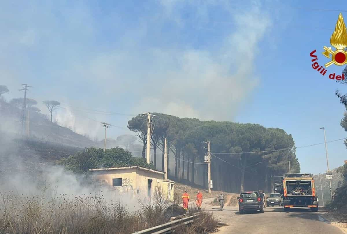 Incendio durante la veglia funebre, foto d'archivio Ansa