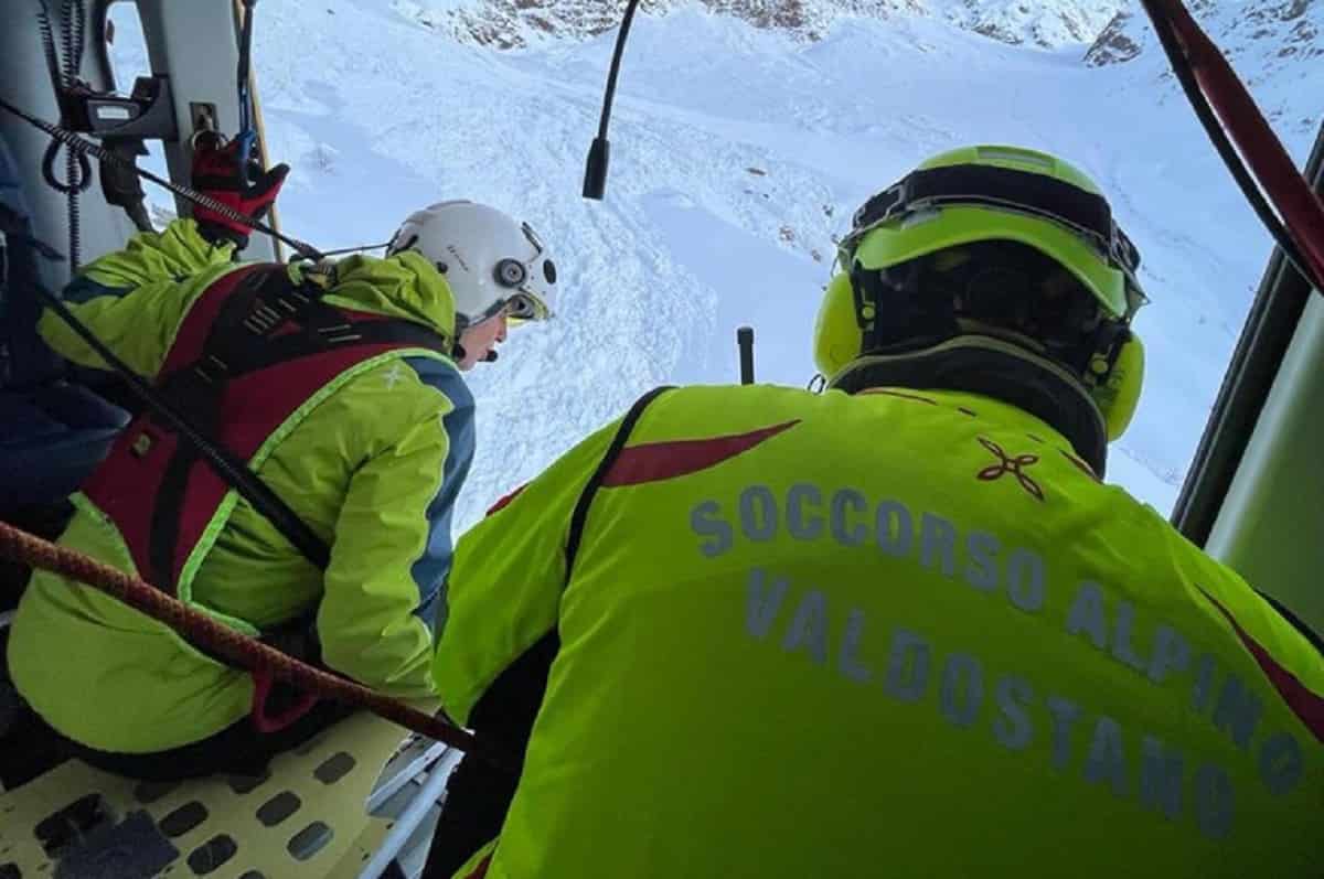 Monte Bianco, i due alpinisti dispersi. Foto Ansa