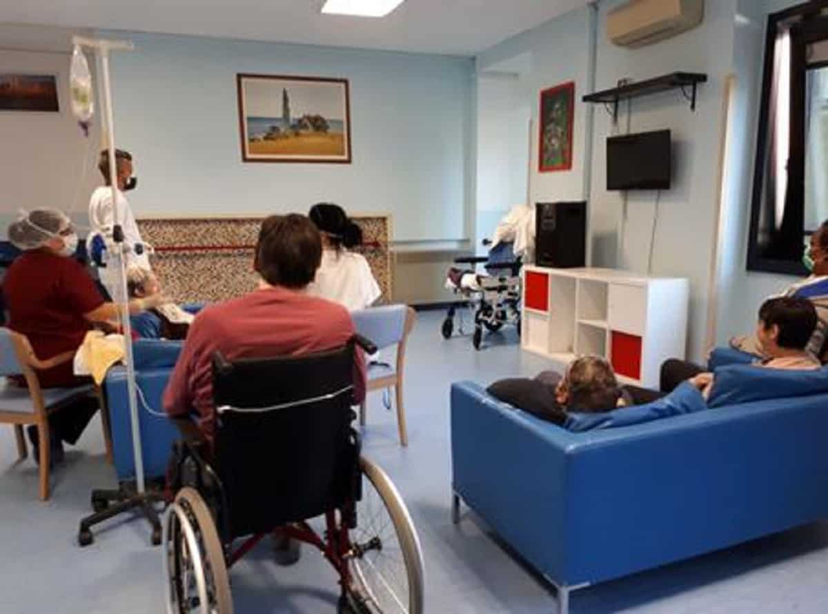 Violenza sessuale su due anziane, foto Ansa