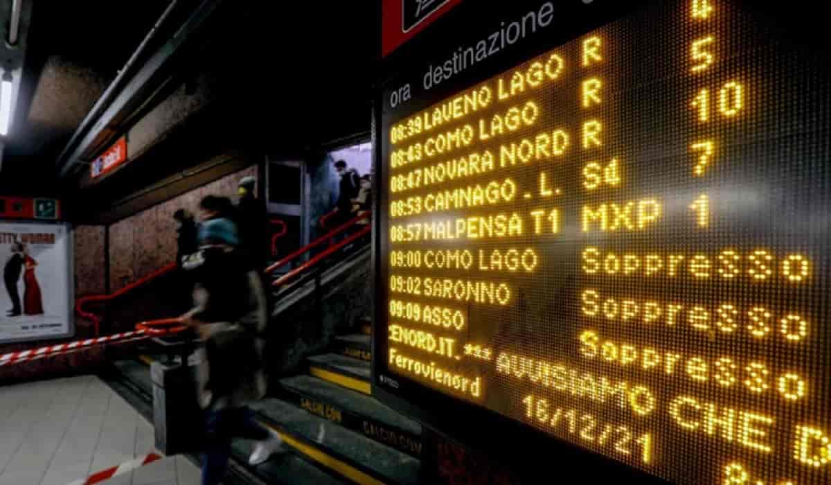 Sciopero treni, foto Ansa