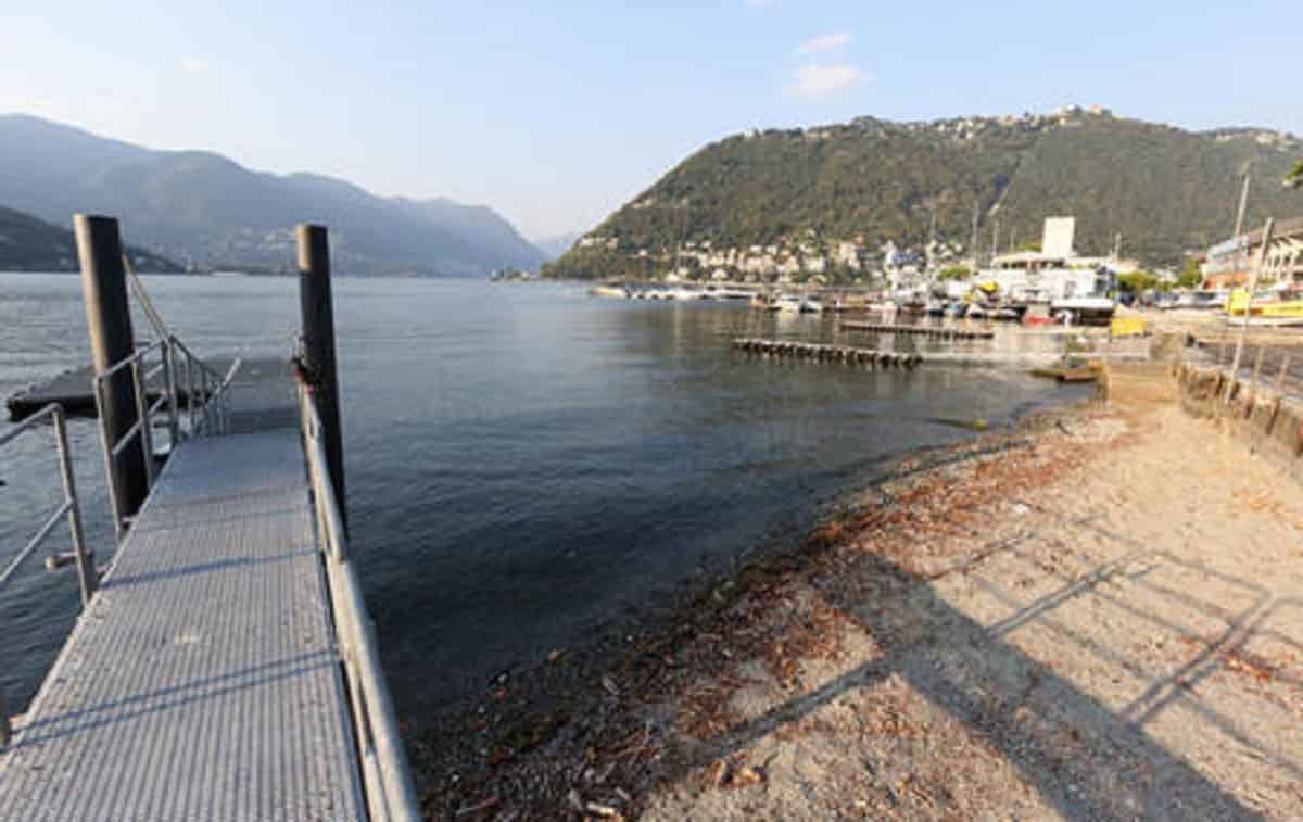 Turista di 18 anni denuncia, Ansa