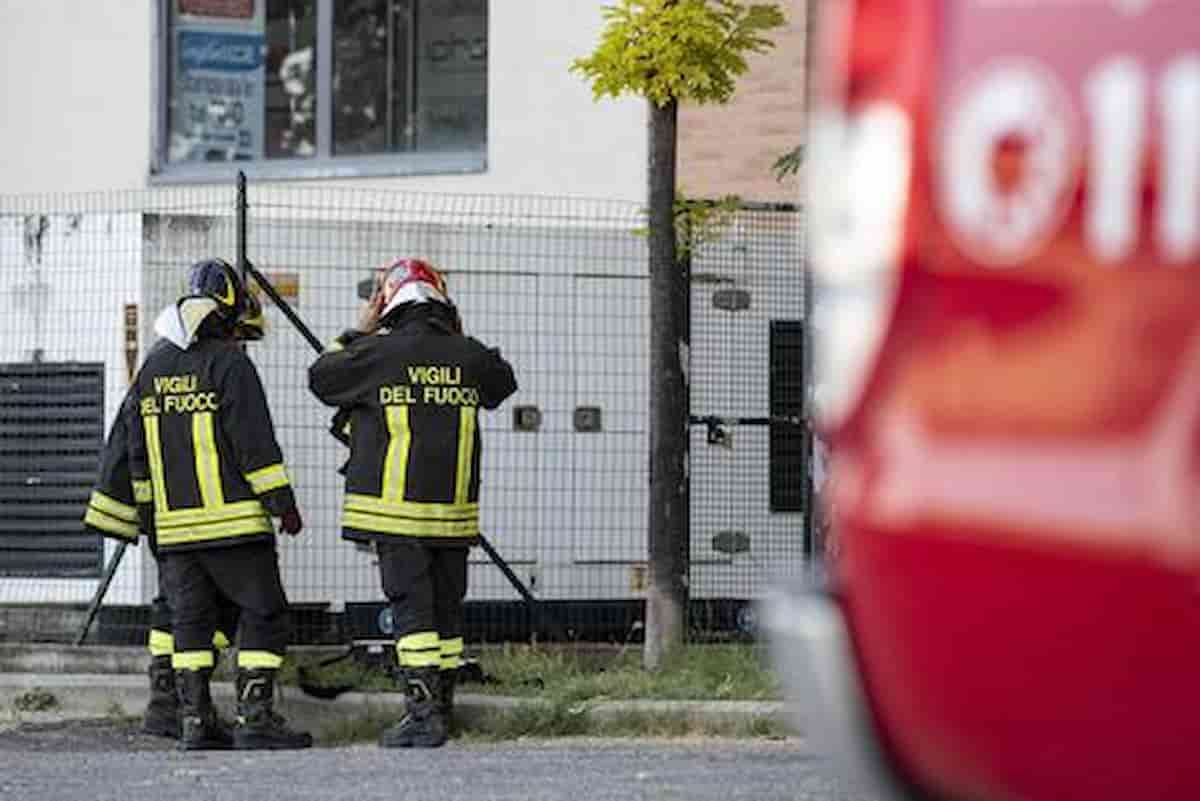 auto elettrica fuoco