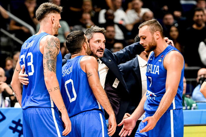 Basket Mondiali, la nazionale di Pozzeco batte a Manila le Filippine (90-83), affronterà la Serbia il 1 settembre