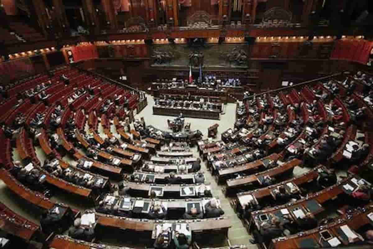 Urne elettorali deserte? sarà sempre peggio se i politici litigano sul nulla, pranzo al Twiga vs del gap Nord-Sud