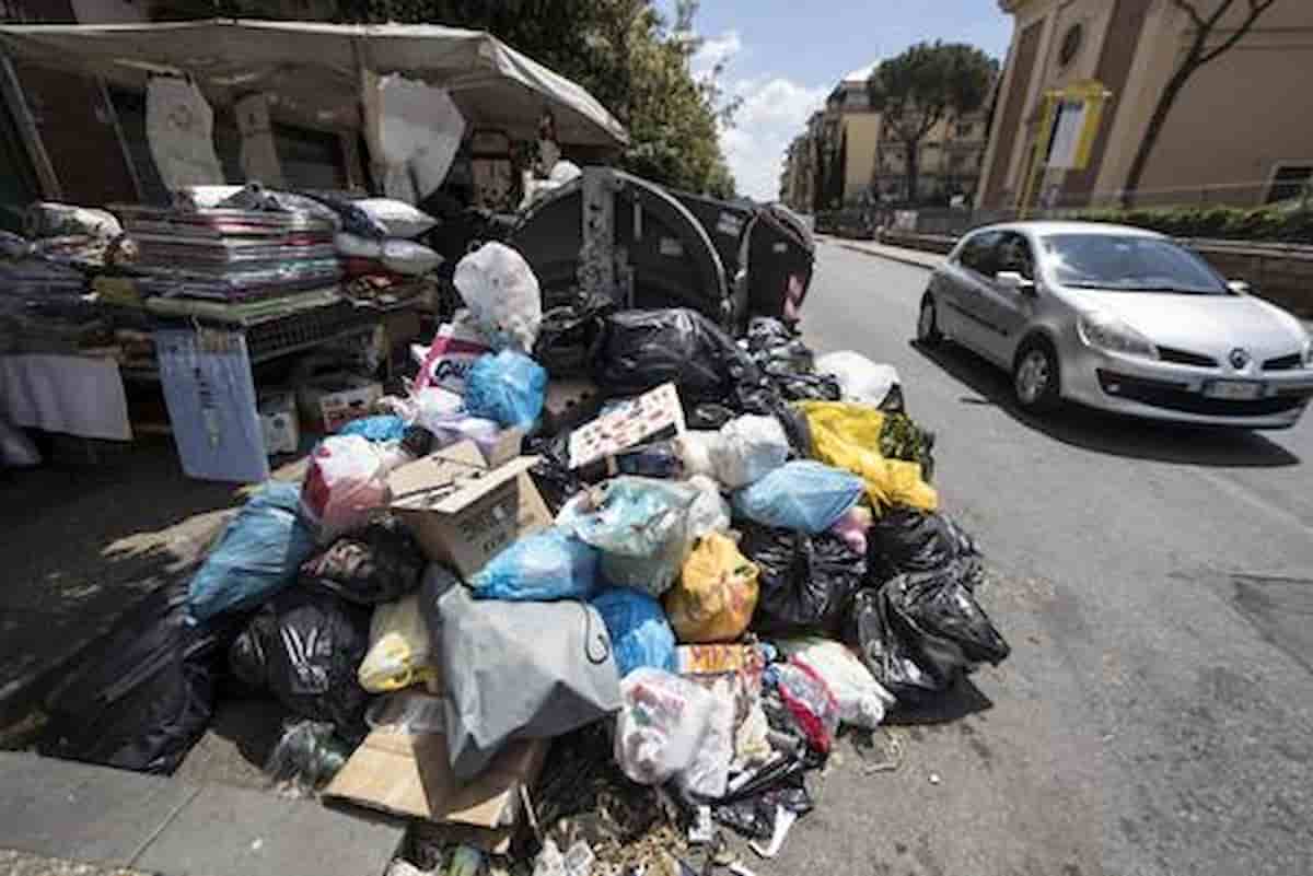 Roma zozzona, sommersa dalla monnezza, il sindaco Gualtieri fa rimpiangere Raggi, la fiaba del termovalorizzatore