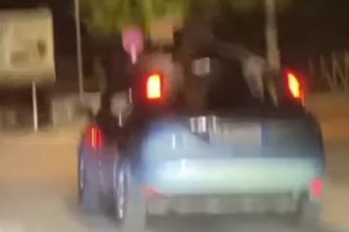 sdraiati tetto auto challenge napoli