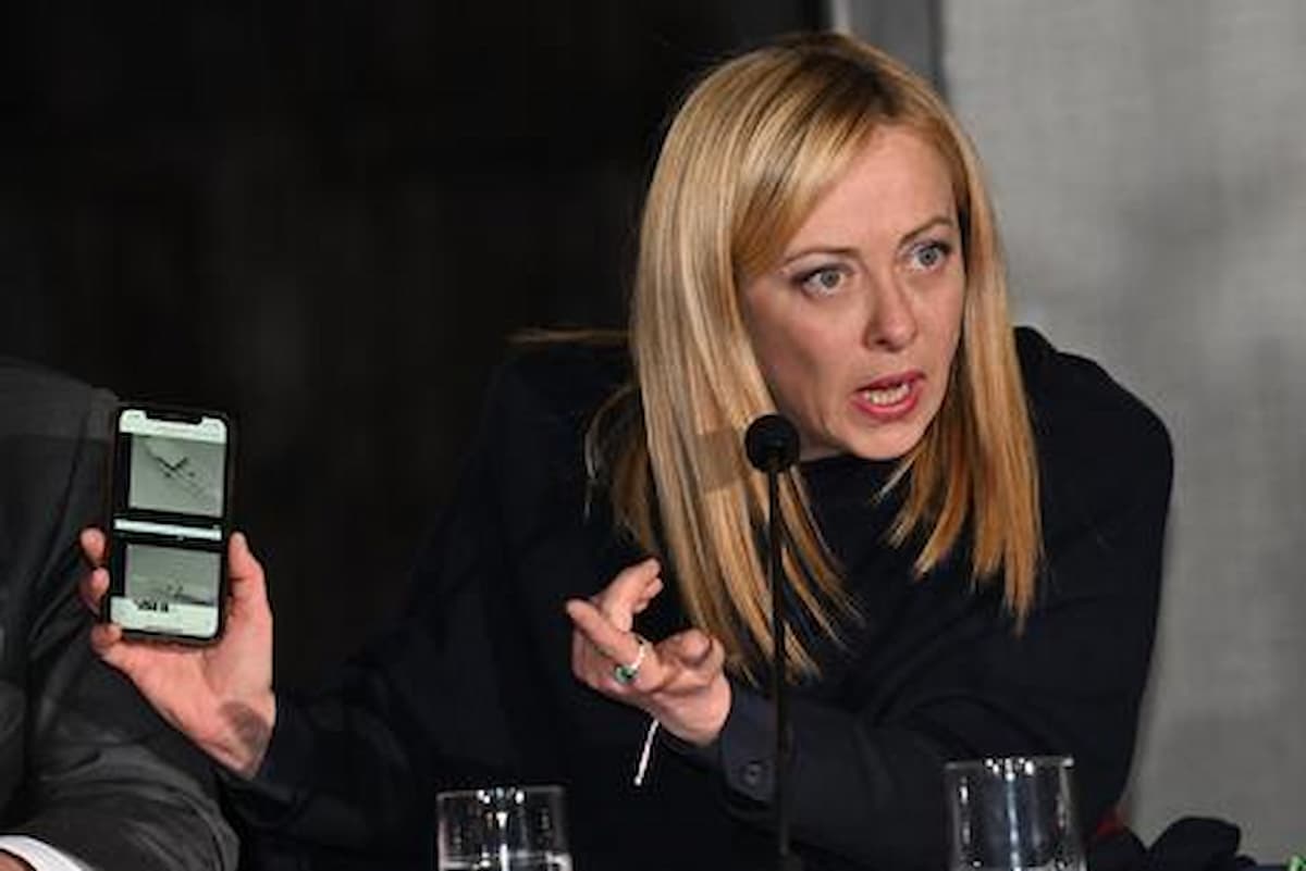 Politica italiana, che cosa non va? è guerra totale dai migranti al salario ma incombe il bilancio