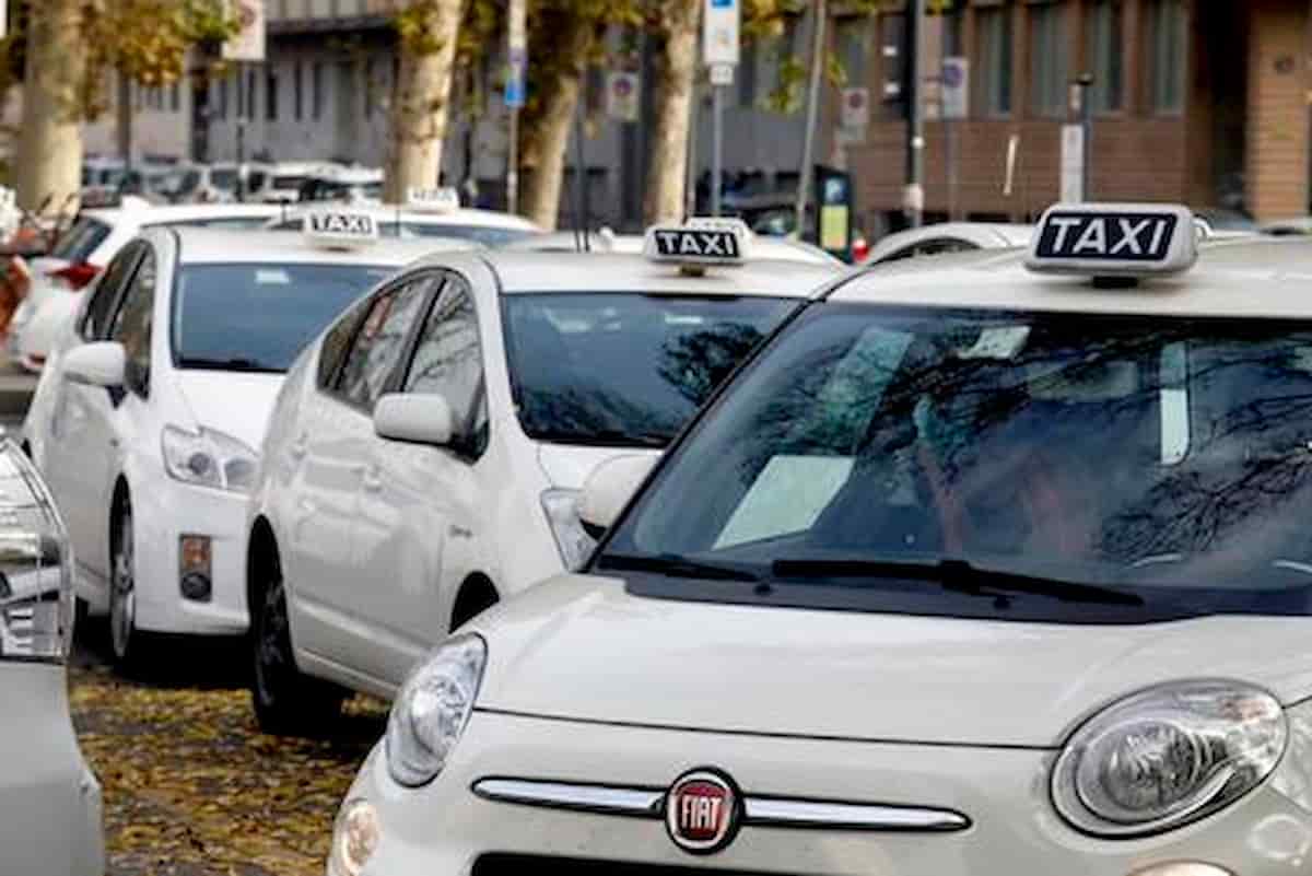 Taxi, Meloni Pilato passa il cerino ai comuni: finirà come con Bersani? Governo fa marcia indietro? Un po' lo ha fatto, la verità mei prossimi mesi