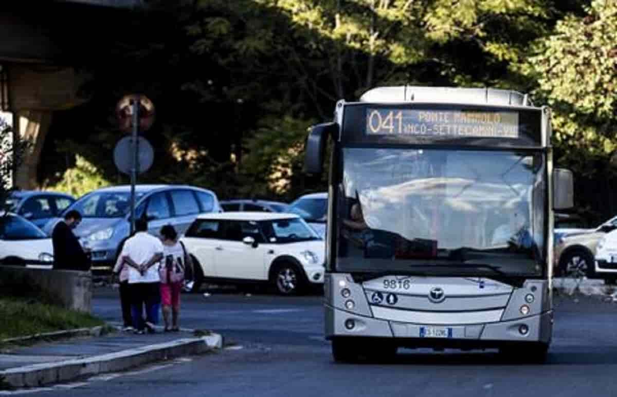 Bonus trasporti, foto Ansa