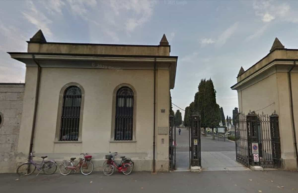 Treviglio, le battaglie importanti del Comune: niente bici in cimitero. E ora un 87enne non può andare a trovare la moglie. Foto d'archivio Ansa