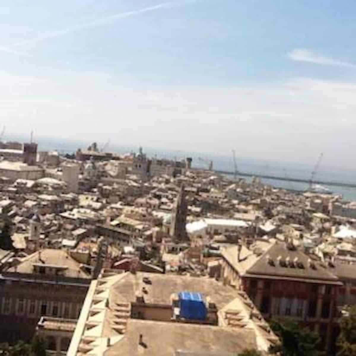 Genova, la grande fuga dei capi, la Diga spaventa e incombe Cofferati: Bucci vuole andare, Signorini è andato, porte girevoli nella città del maniman