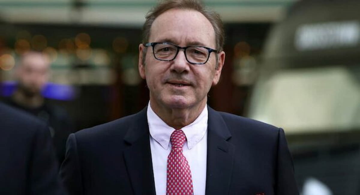 Il politicamente corretto mostra le crepe? Kevin Spacey e Johnny Depp vincono in tribunale, Vannacci in libreria