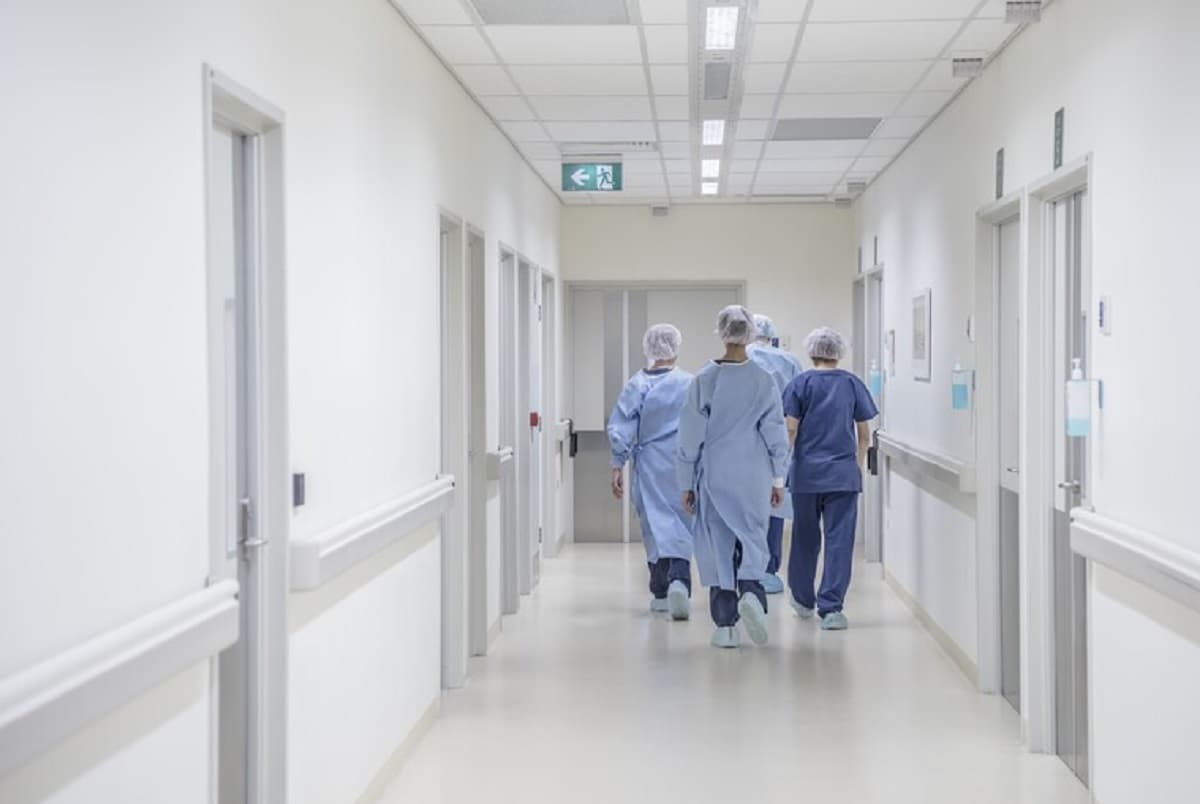 Covid, nuova circolare del Ministero: test per i sintomatici che arrivano in ospedale. Foto Ansa