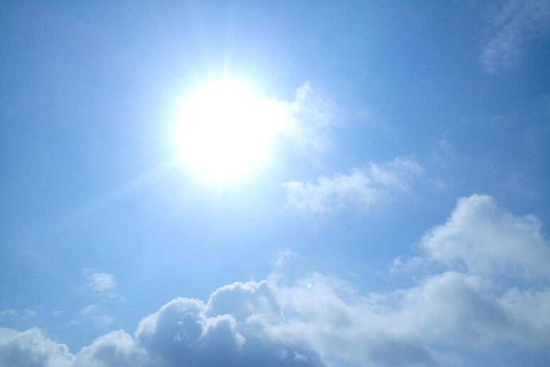 Previsioni meteo prossimi giorni: caldo come ad agosto, poi arriva l'autunno