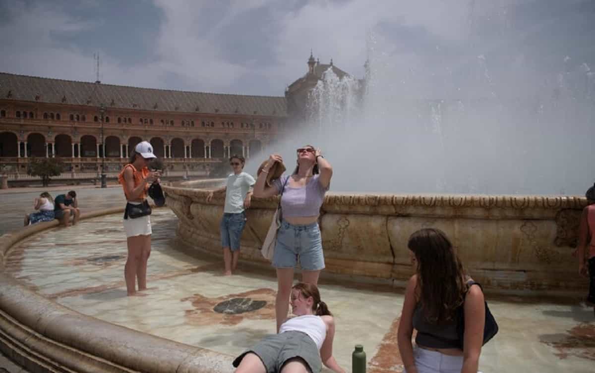 Le previsioni meteo per i prossimi giorni, foto d'archivio Ansa