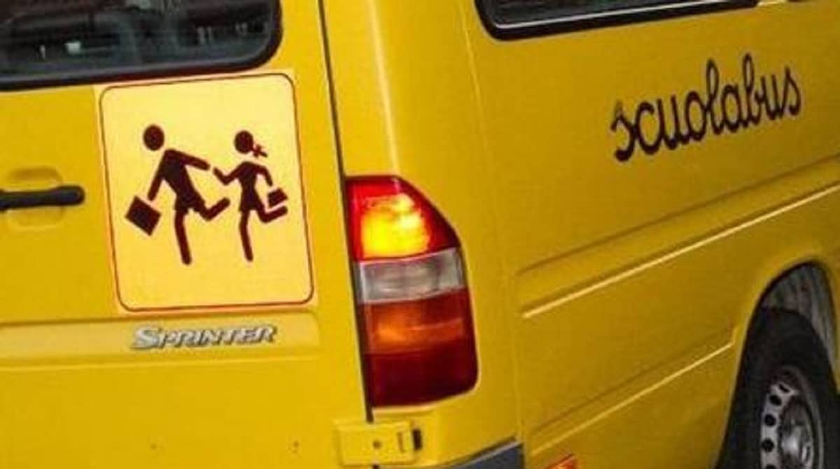 Alunni contesi tra due comuni: Codevigo li vuole per non far chiudere la scuola, Chioggia allora offre il taxi. Foto d'archivio Ansa