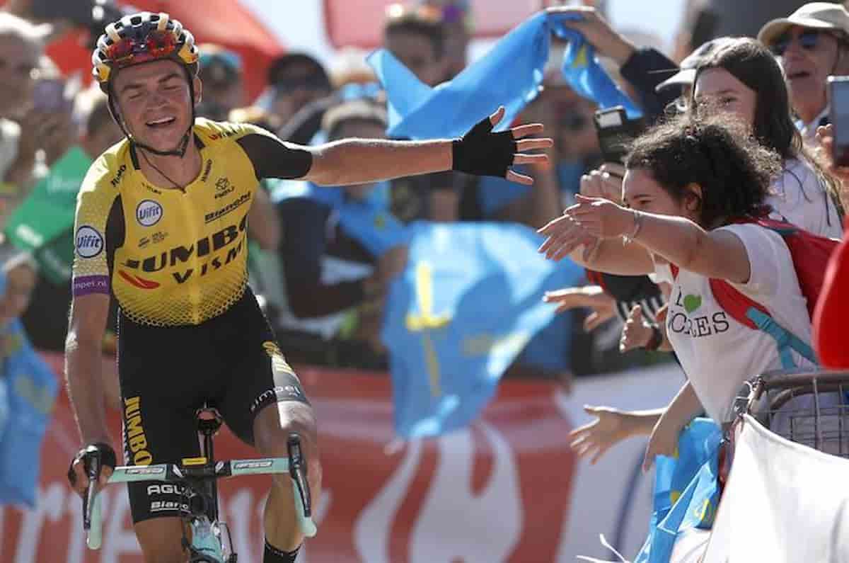 Vuelta di Spagna, Madrid ha incoronato il vincitore Sepp Kuss: la favola di un gregario che ha messo in fila anche i suoi capitani.