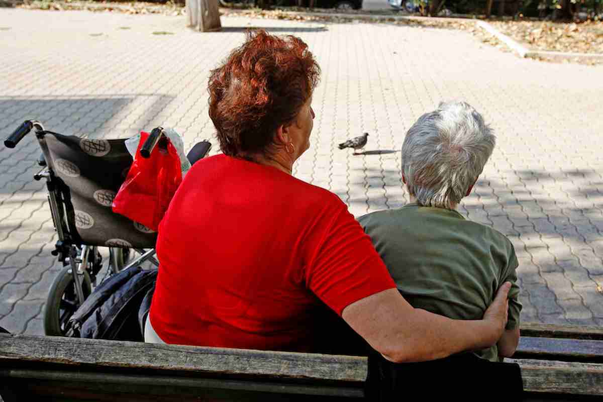colf e badanti nel mirino del fisco, foto ansa