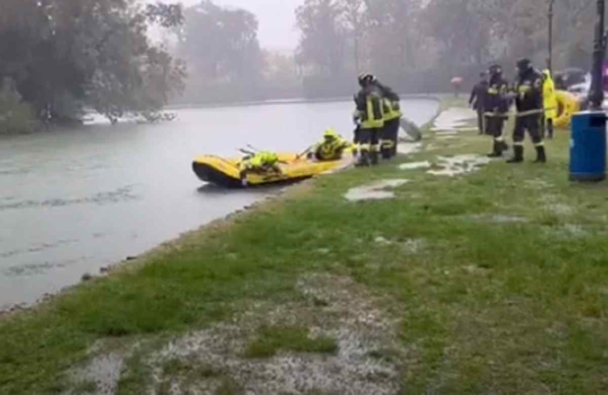vigili del fuoco parma corpo di donna