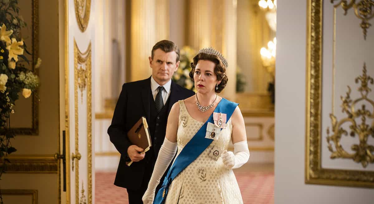 The Crown, la sesta stagione il 16 novembre, gli attori e i loro coach spiegano i segreti della recitazione: ecco come camminare e parlare come i reali d'Inghilterra