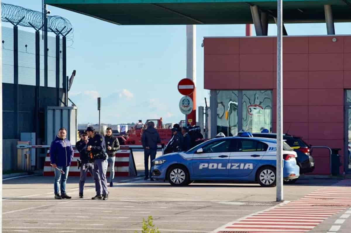 Filippo Turetta e la prima giornata in carcere: poche parole, libri e un incontro con un prete. Foto d'archivio Ansa