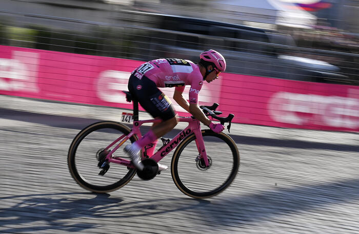 Il Giro d’Italia ha un valore economico di 2 miliardi ed è visto in 298 Paesi, presentata l’analisi dell’Osservatorio sullo Sport della banca Ifis.