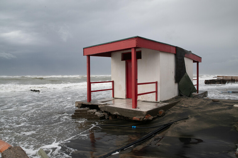 Ostia, morto clochard di 47 anni: prima vittima del freddo