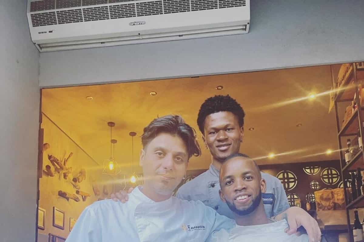 "Non mangiamo da voi se la pizza la fanno i neri". Il locale ai clienti razzisti: "Fate paura"