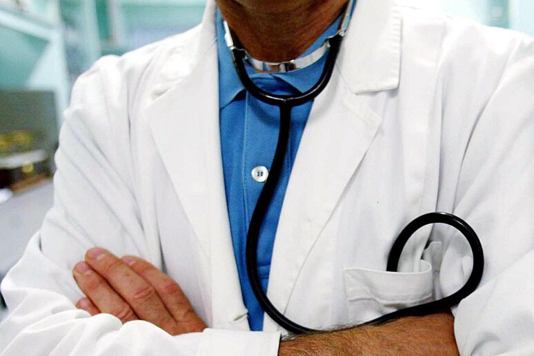 Sciopero dei medici il 5 dicembre contro il taglio delle pensioni