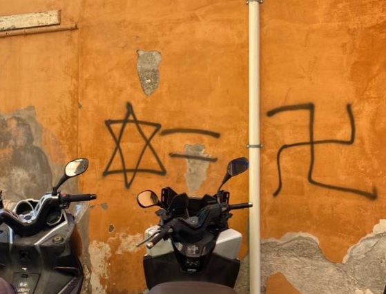 Roma, svastiche sui muri del Ghetto Ebraico: raid antisemita nella notte