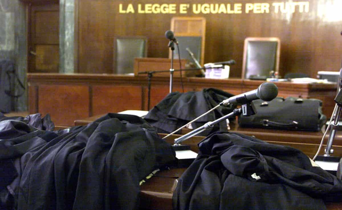 Picchia il nonno, foto d'archivio Ansa