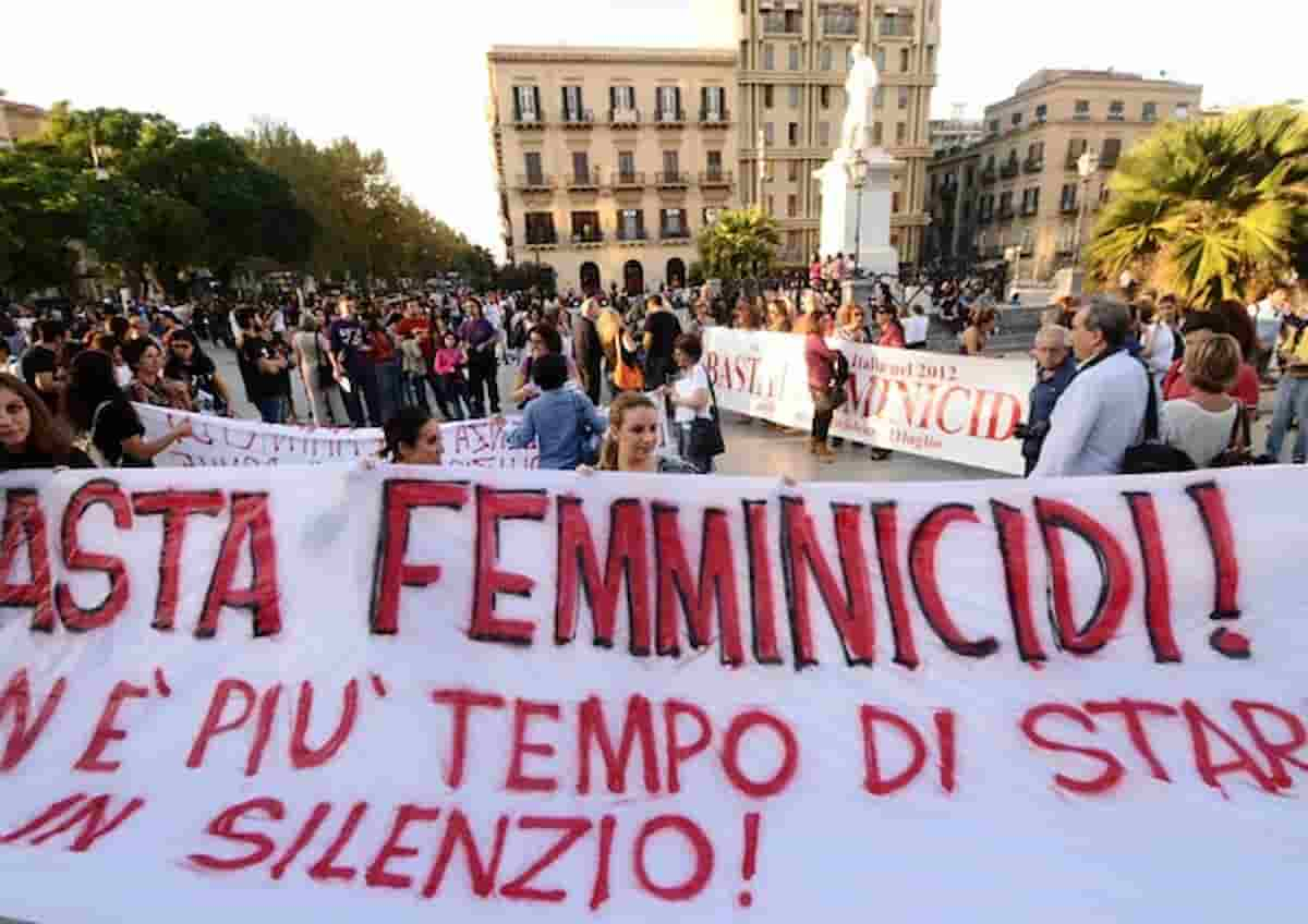 violenza donne modo di vestirsi