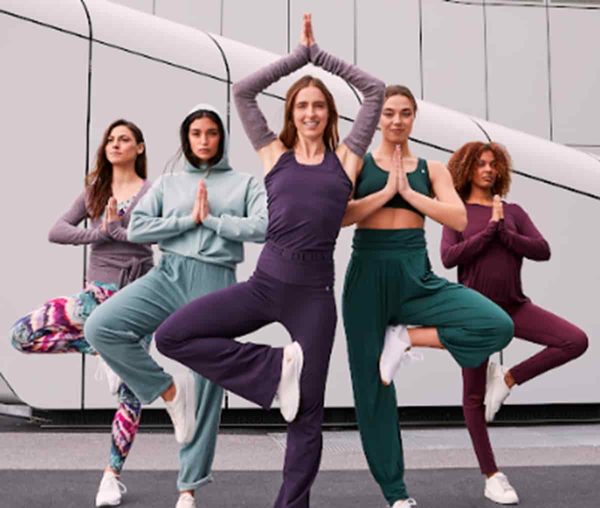 L’abbigliamento yoga da donna nella vita di tutti i giorni
