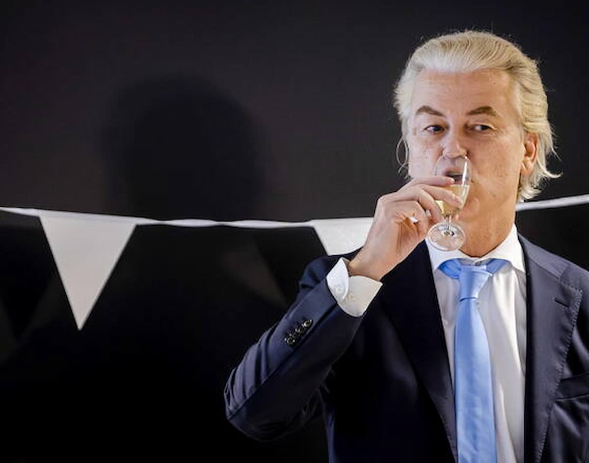 Attenti a quei due: l’olandese Wilders e “El Loco” argentino, il Tulipano anti Islam, anti immigrati ed euroscettico; l’argentino è ultra liberista (a parole).