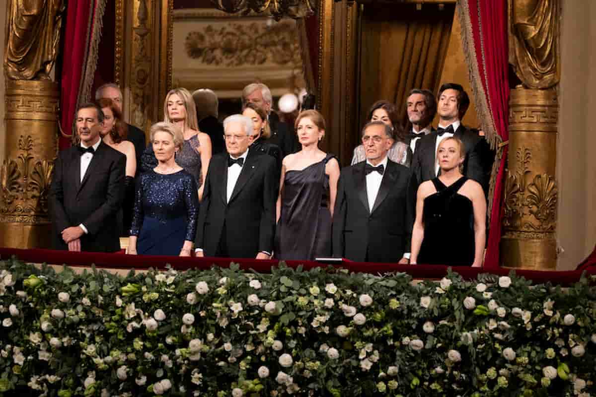 Il “Don Carlo” di Verdi ha inaugurato la stagione della Scala, solito copione: proteste,mondanità e grande musica e cori per la Palestina libera