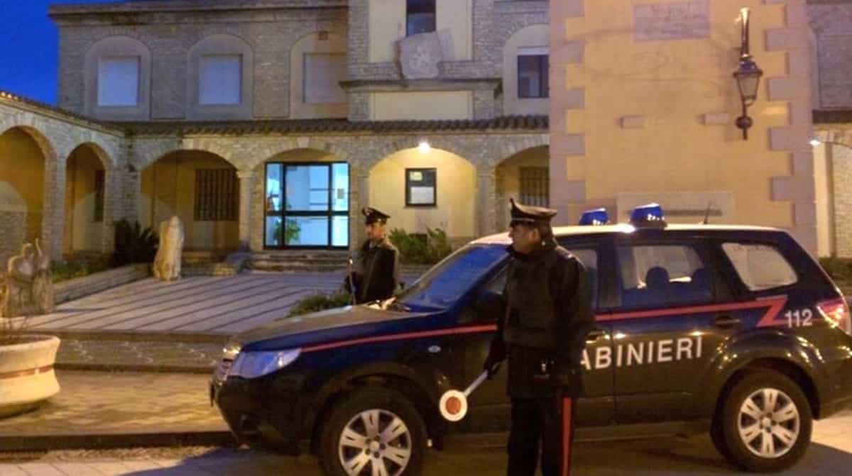 Tuta prende fuoco, stroncato da infarto mentre tenta di spegnere un incendio. Foto d'archivio Ansa