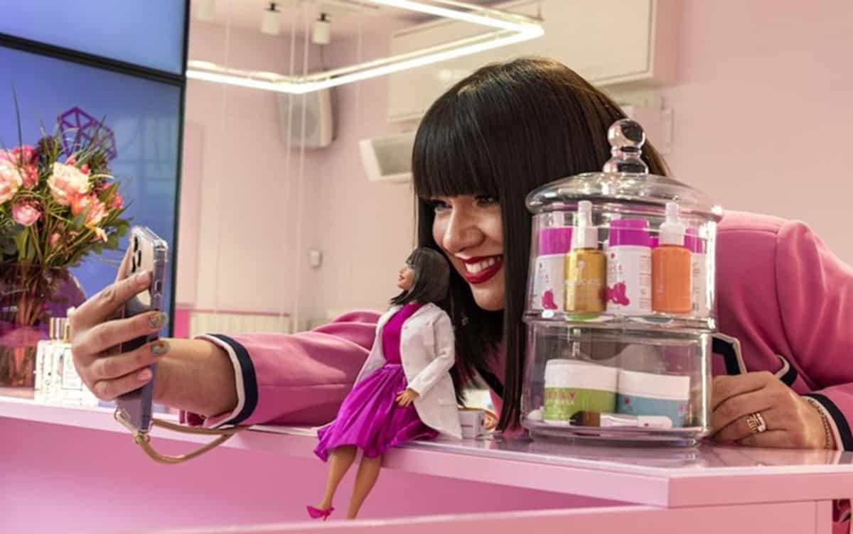 Cristina Fogazzi, chi è l'Estetista cinica: dove e quando è nata, età, marito e biografia. Foto Ansa