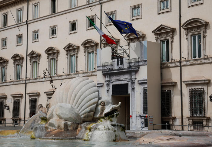 Ddl beneficenza, sanzioni fino 50 mila euro anche per gli influencer. Ferragni: "Lieta per il vuoto legislativo colmato"