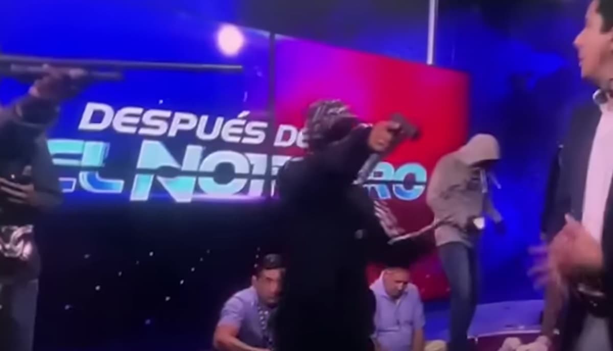 Uomini armati in diretta Tv, saccheggi e violenze. Cosa sta succedendo in Ecuador?