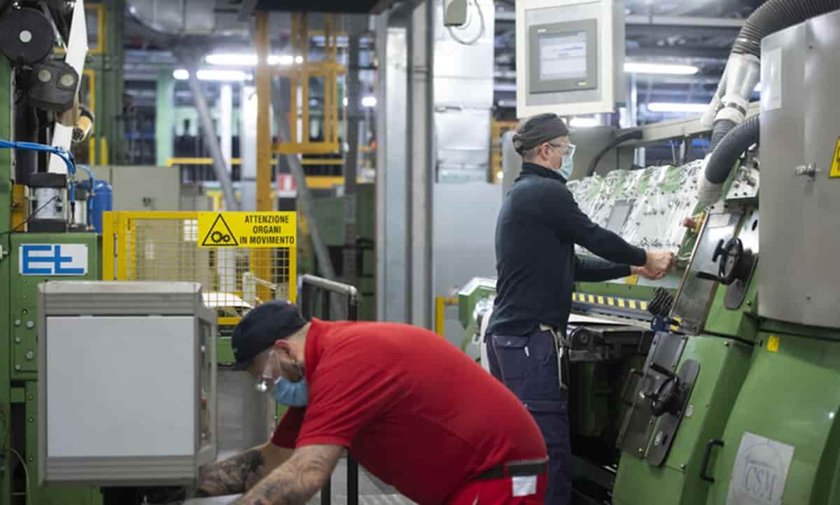 L'Italia non è un paese per chi lavora: stipendi fermi dal 1991. Foto Ansa