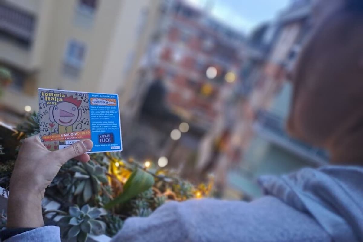 Lotteria Italia, alla Lombardia tre premi della cinquina milionaria, gli altri super acquistati a Salerno e Rimini