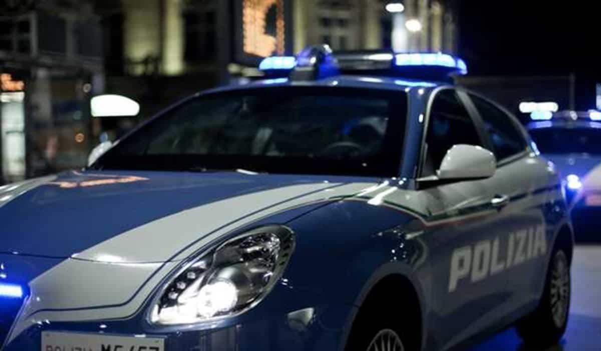 Modena, accoltellato studente minorenne su bus diretto a Pavullo. Foto d'archivio Ansa