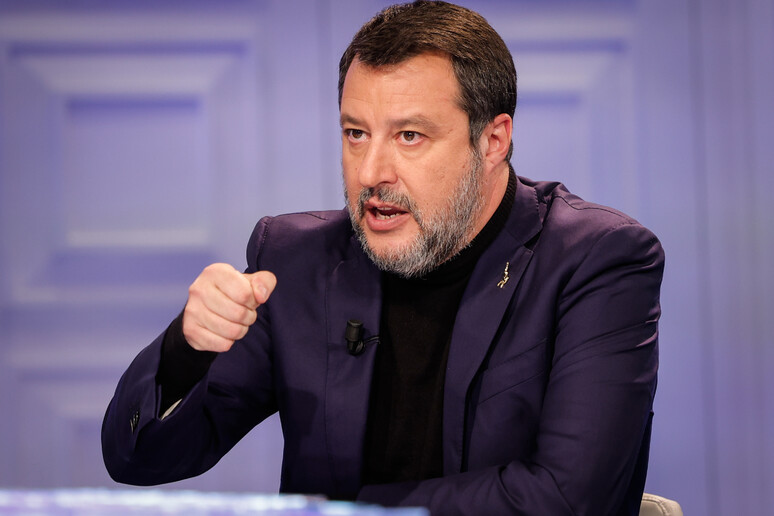 Legge sul fine vita in Veneto, Salvini: "Bene il no". Zaia: "Ipocrita non volere una norma"