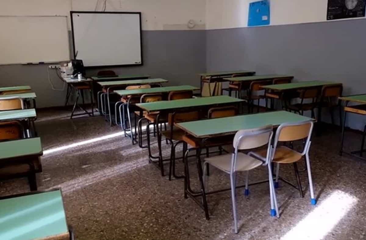 Bambina ha crisi epilettica e viene salvata dalle maestre. Foto d'archivio Ansa