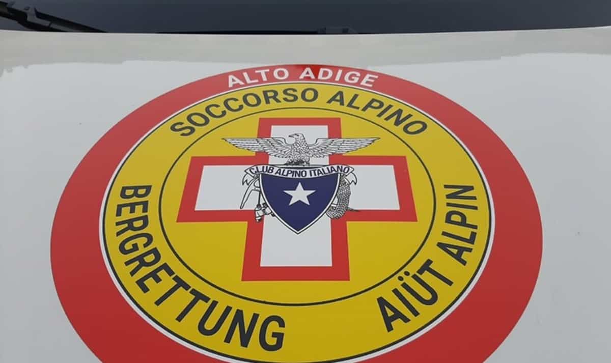 Scivola sul ghiaccio e precipita in un burrone: morta turista tedesca 16enne. Foto d'archivio Ansa