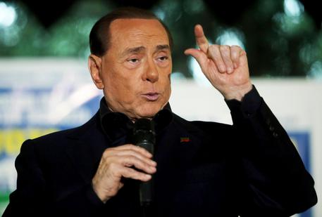 Italia a pezzi davanti alla Ue, chi ha mai guardato nella burocrazia europea, dove dove Berlusconi imprenditore dominò ma fallì da premier?