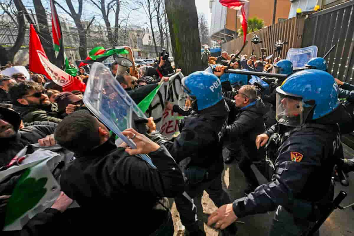 napoli manganellate rai gaza