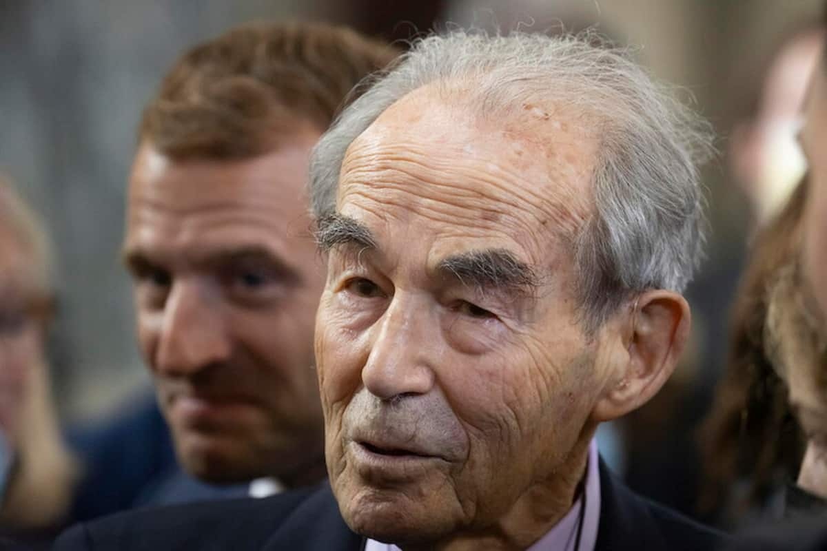 Robert Badinter, morto uno degli ultimi grandi del '900: abolì la pena di morte in Francia, dopo una intervista a Repubblica criticò solo la foto