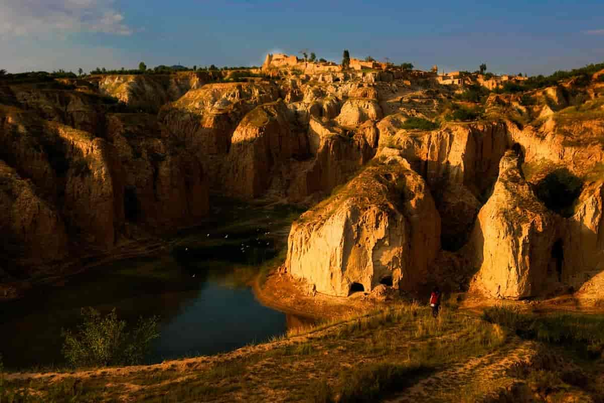 Primi uomini in Cina, ominidi già 2,6 milioni di anni fa, nuove scoperte di manufatti in pietra spostano le date indietro nel tempo